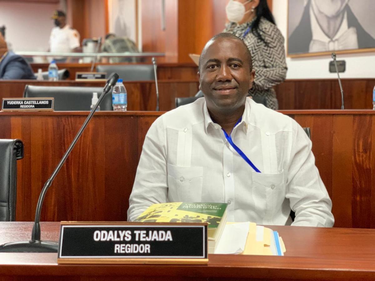 Odalys Tejada, regidor Santiago, pide al presidente Abinader, la construcción del&nbsp;Merca-Santiago