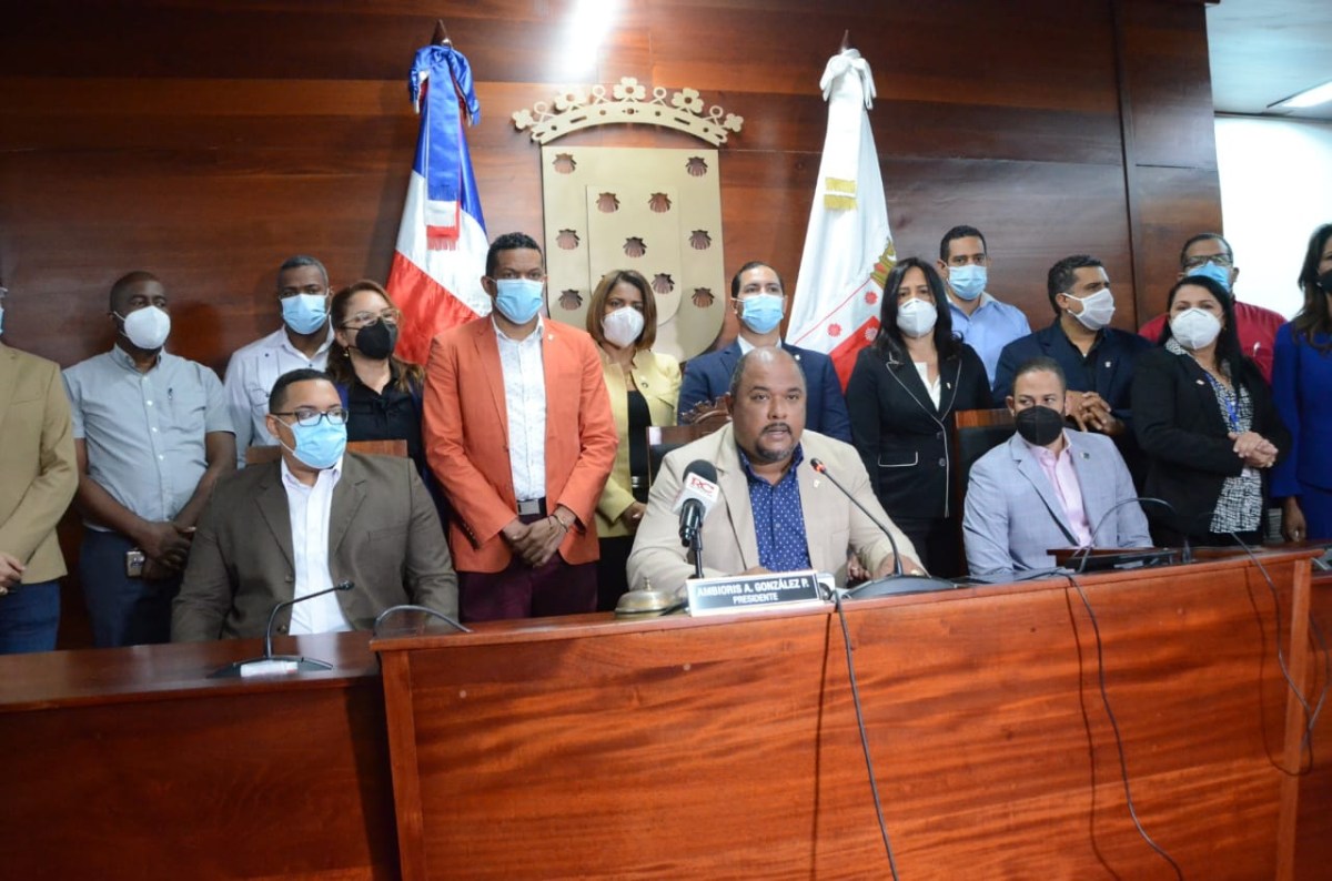 Regidores de Santiago rechazan acciones fiscal José Francisco Núñez contra alcalde Abel&nbsp;Martínez