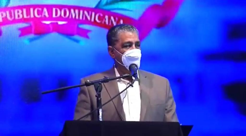 Adriano Espaillat presenta propuesta ante el congreso por US$11.5&nbsp;millones