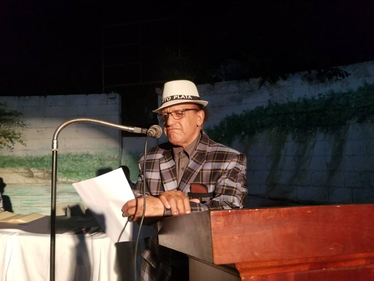 «Poemas en llamas» el nuevo libro del poeta Nelson&nbsp;Cerda