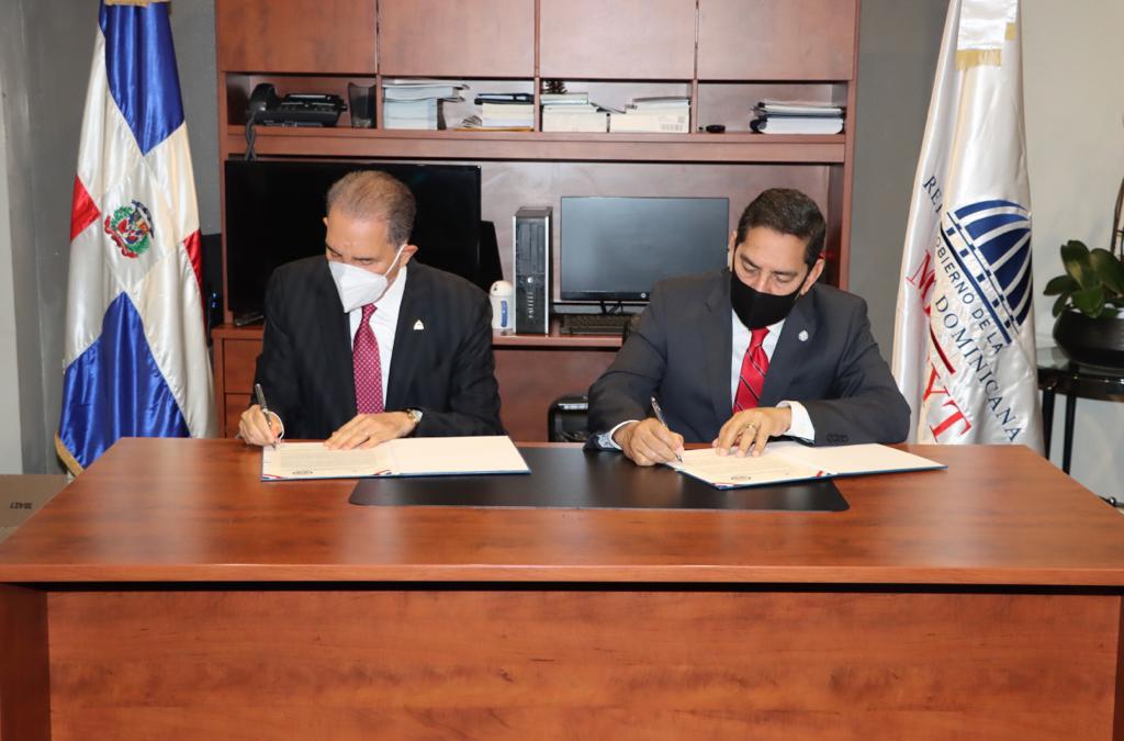 Ministerio de Educación Superior firma acuerdo con el Consulado dominicano en Nueva&nbsp;York.