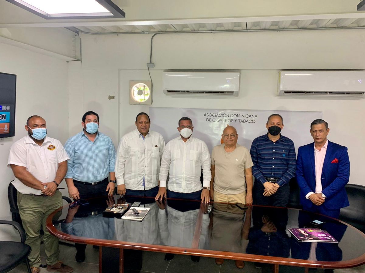 INTRANT realiza alianza con Asociación de Cigarros y&nbsp;Tabacos