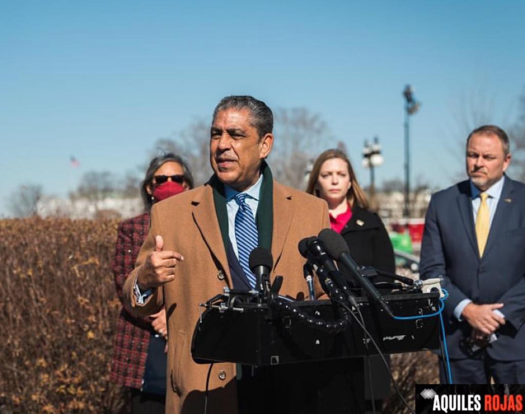 El congresista Adriano Espaillat encabezó una mesa redonda mixta sobre la Fase II del Metro de la Segunda Avenida en Nueva&nbsp;York