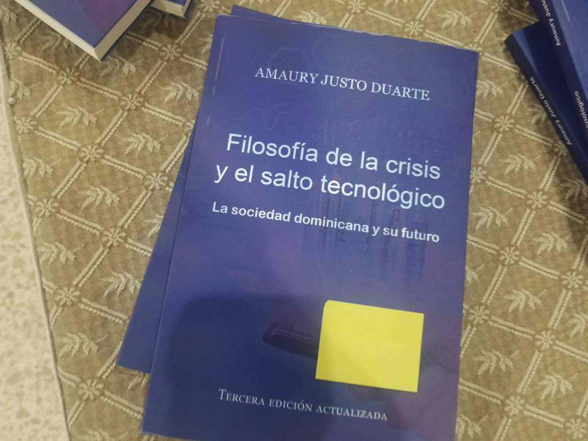 Embajador Amaury Justo Duarte presenta libro en Ateneo Amantes de la&nbsp;Luz