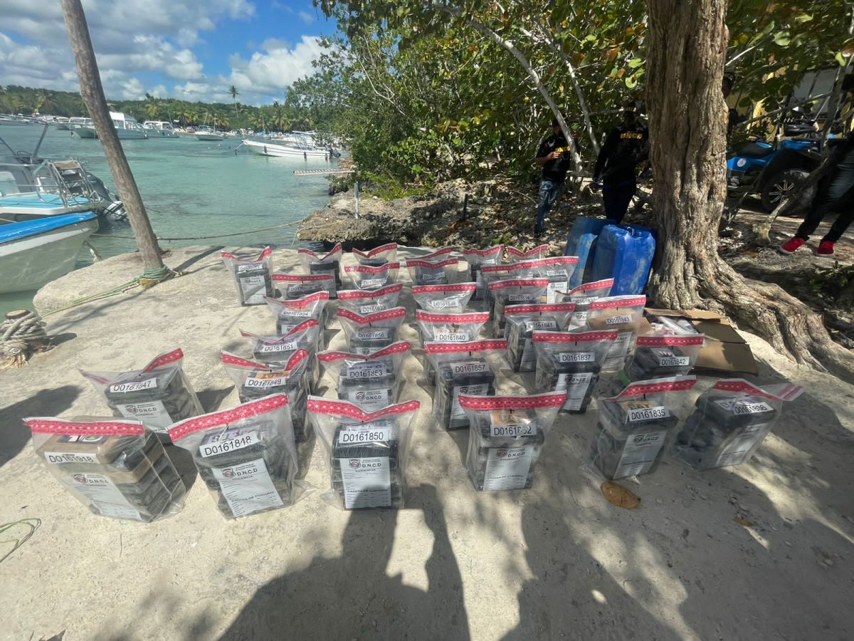 Autoridades incautan 199 paquetes presumiblemente cocaína en la provincia La&nbsp;Altagracia
