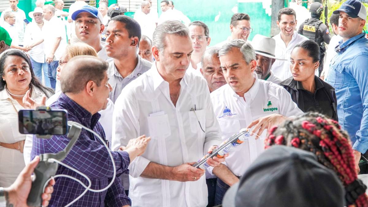 Presidente Abinader anuncia Gobierno continuará adoptando medidas para abaratar costo de la canasta básica familiar en&nbsp;RD