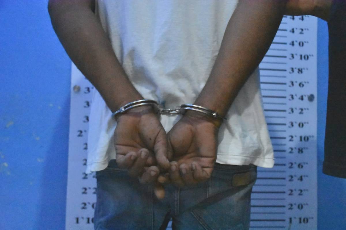 Capturan hombre buscado por vínculos con alijo de 290 paquetes ocupados en La&nbsp;Romana