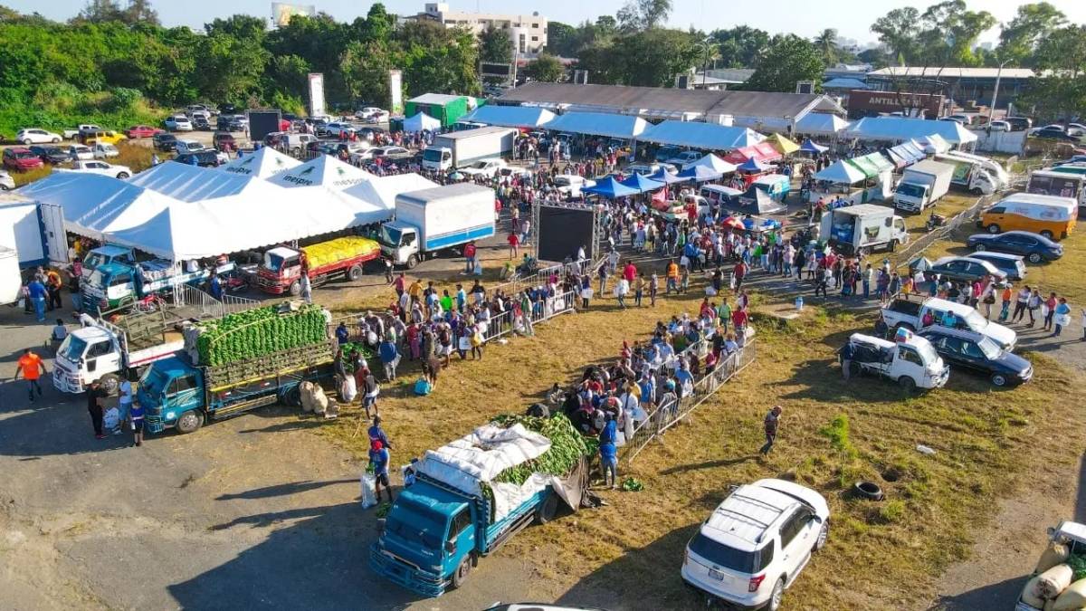 Más de 52 mil personas aprovecharon las ofertas navideñas en Ferias del Inespre y armaron su&nbsp;nochebuena