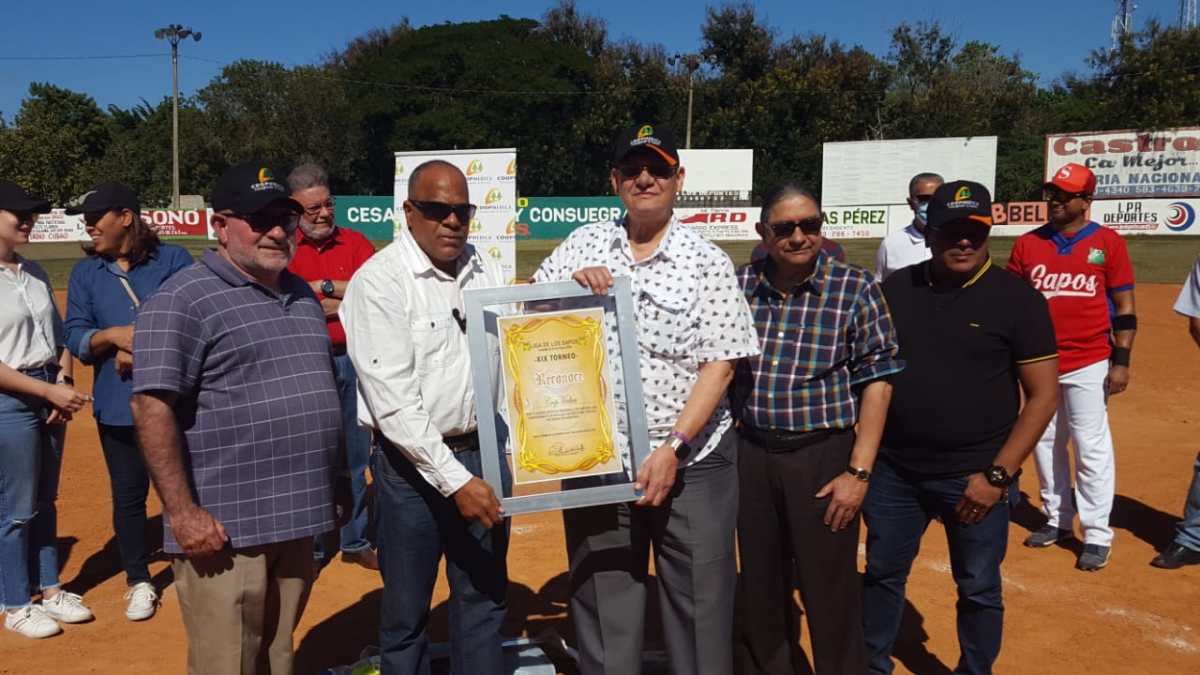 Inauguran el XIX torneo de softbol de la Liga de los&nbsp;Sapos