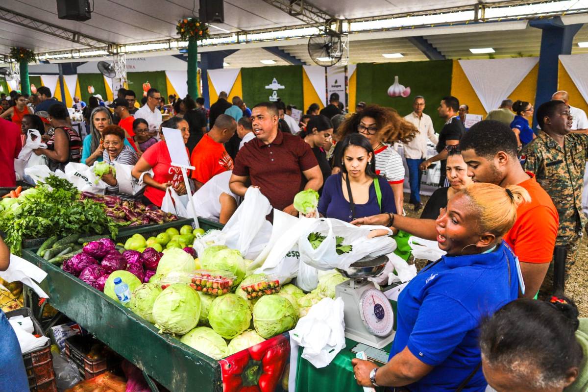 Inespre inicia ventas combos de habichuelas con dulce en Feria Agropecuaria Nacional&nbsp;2023