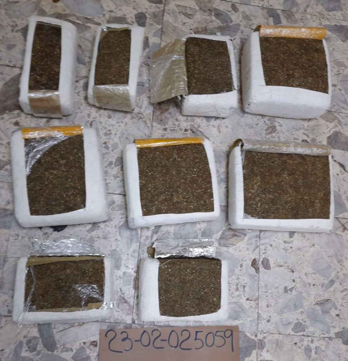 ERD y DNCD arrestan conductor de vehículo con 66 libras de marihuana en&nbsp;Azua