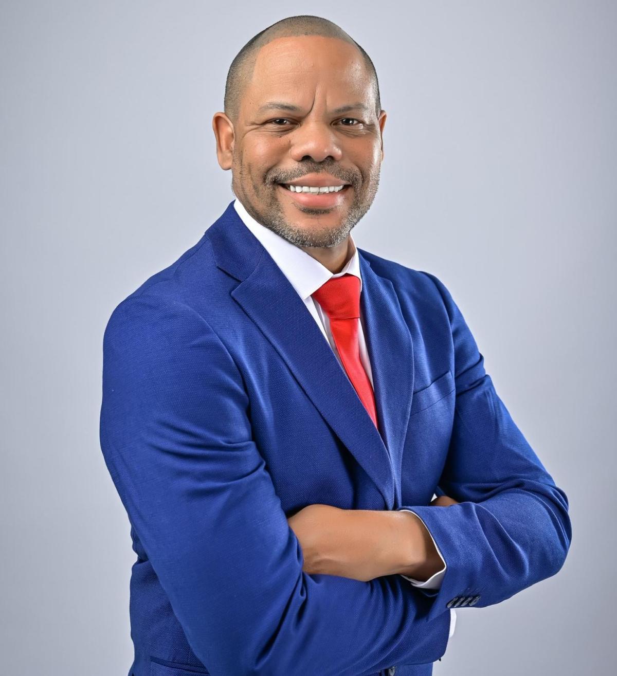 Merenguero Raúl Acosta presentará candidatura a diputado de ultramar por el&nbsp;PRSC