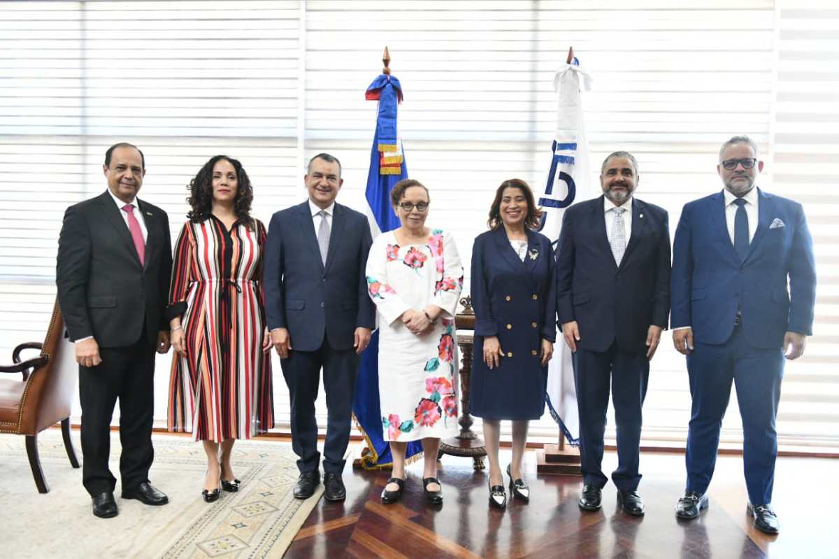 Pleno de la JCE y autoridades de la PGR coordinan en reunión de trabajo acciones contra crímenes y delitos&nbsp;electorales