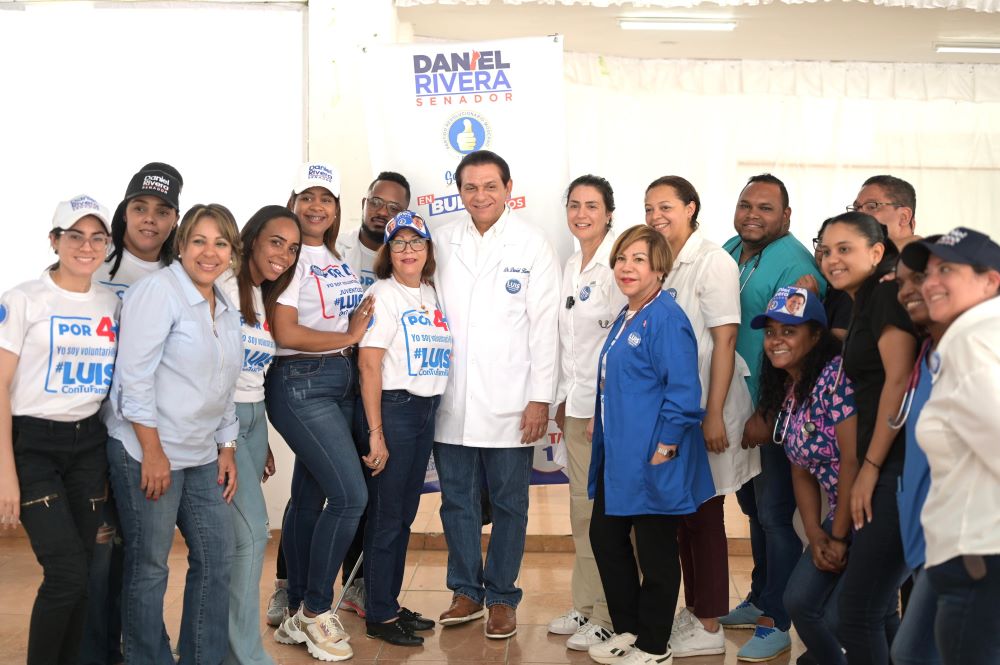 Daniel Rivera continúa participando en operativos médicos de Luis con Tu Familia en&nbsp;Santiago