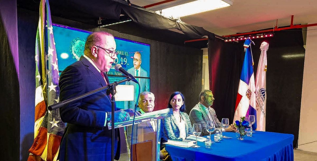 Plutarco Arias presenta su obra científica «Trillando Caminos sobre la Pandemia del Covid-19» en&nbsp;EEUU