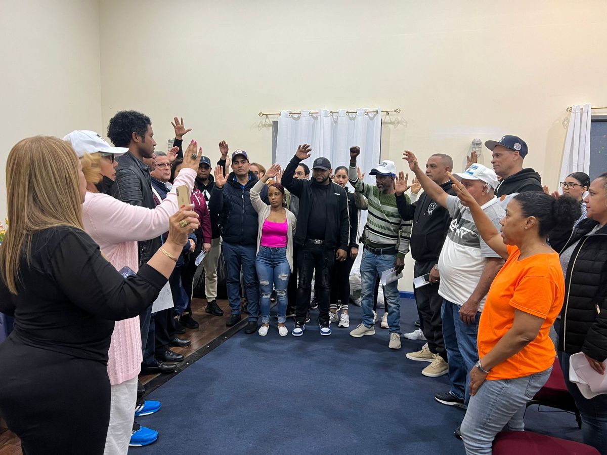 PRD juramenta en Nueva York decenas de nuevos&nbsp;miembros