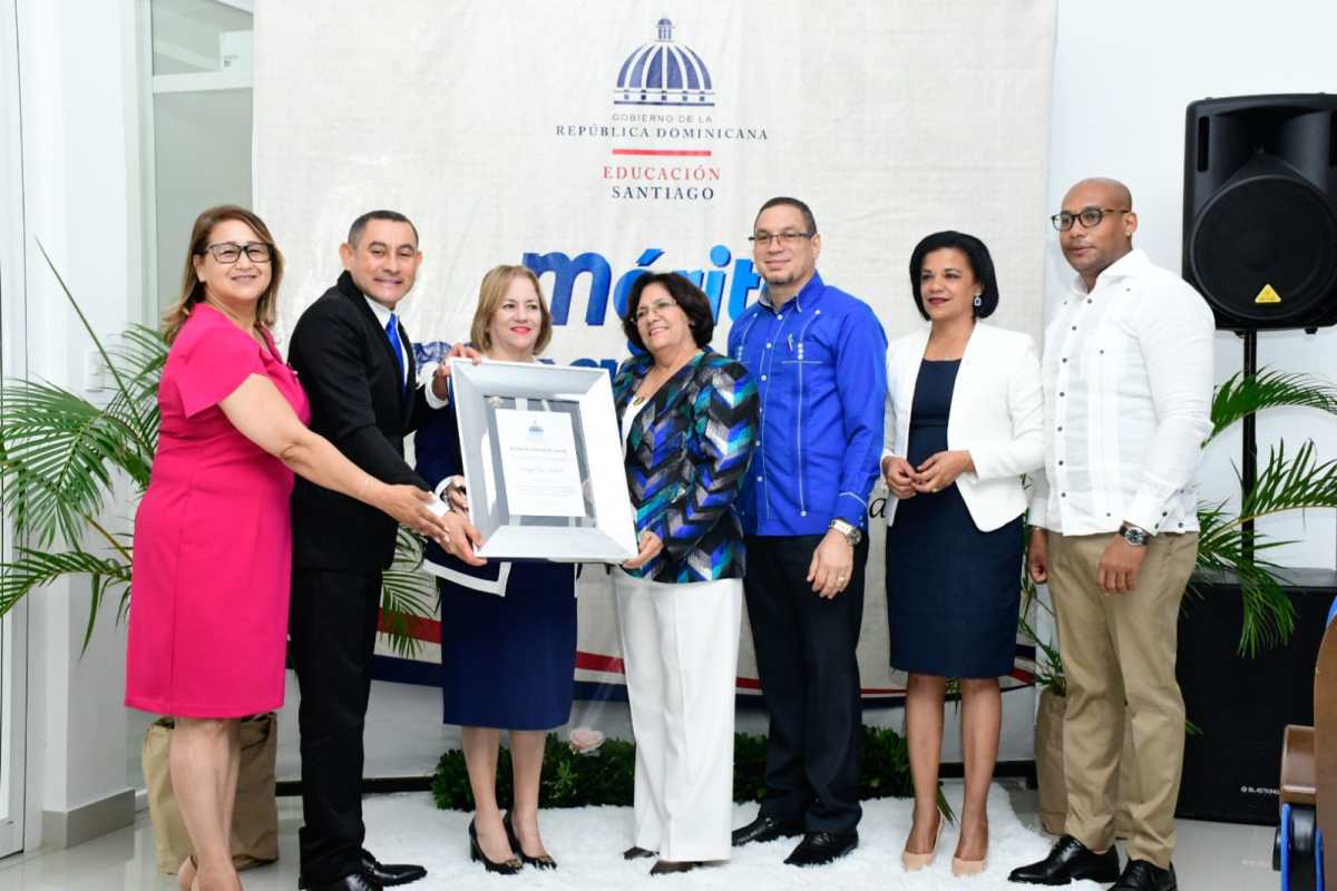 Regional 08 dedica premio Mérito Magisterial 2024 a la maestra Daysi&nbsp;Díaz