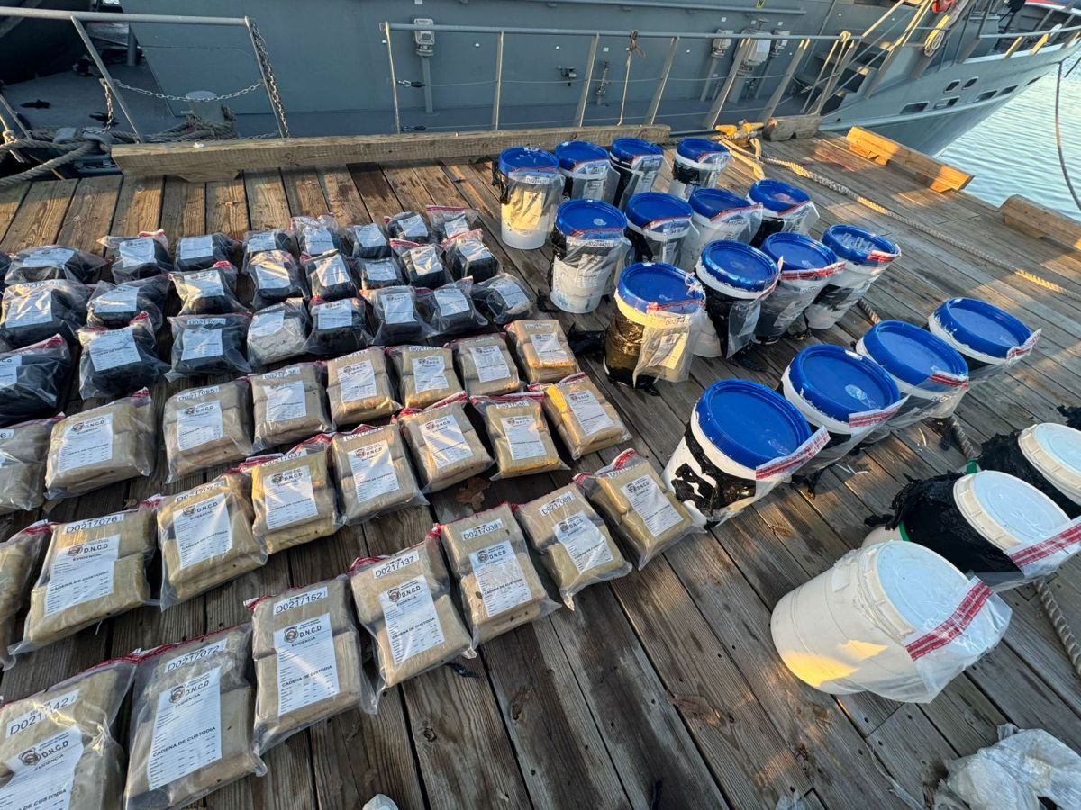 En operaciones simultáneas ocupan cargamento de presunta marihuana en Peravia y más de 50 láminas en Puerto&nbsp;Caucedo