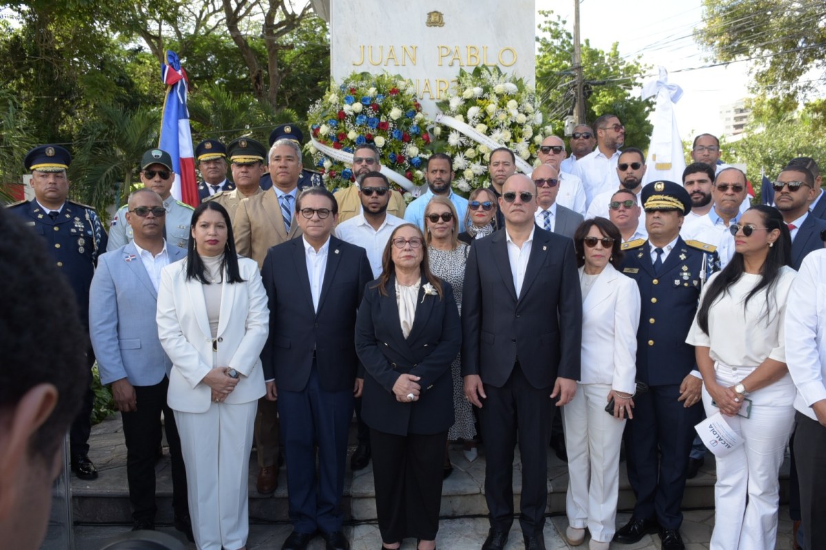 Gobernadora Rosa Santos celebra junto a autoridades de Santiago el 213 aniversario del natalicio de&nbsp;Duarte