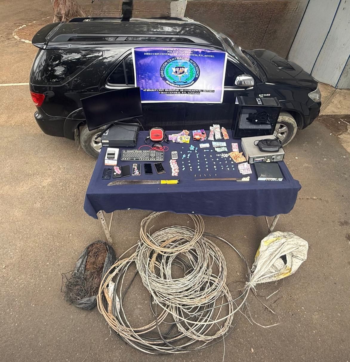 Policía Nacional y Ministerio Público desmantelan red de ciberdelincuencia y microtráfico en contundentes allanamientos y operativos en&nbsp;Santiago