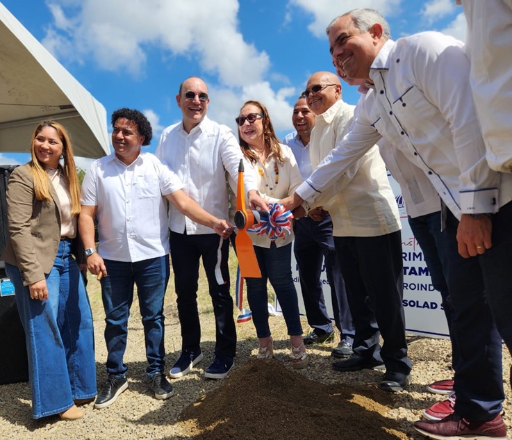 PROINDUSTRIA y ADOCITAB dan primer picazo para construir verja Perimetral de Zona Franca de Cigarros en Canca&nbsp;Abajo